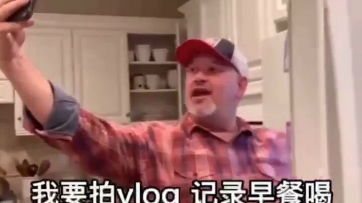 Dad imitates his daughter’s usual manner—this dad is so cute!