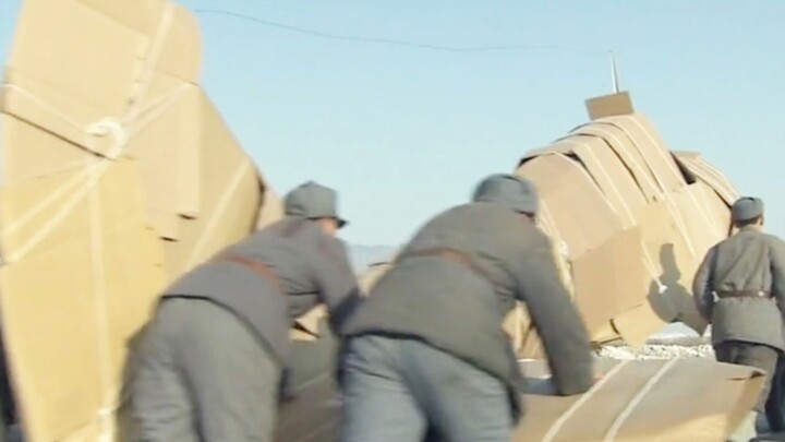 Bát Lộ Quân dùng máy bay giấy đã thành công lừa lấy toàn bộ bom trên máy bay của quân Nhật.