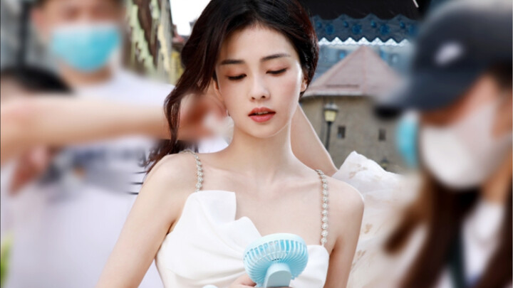 Let Bai Lu show you exactly what a "drama-changing face" is!