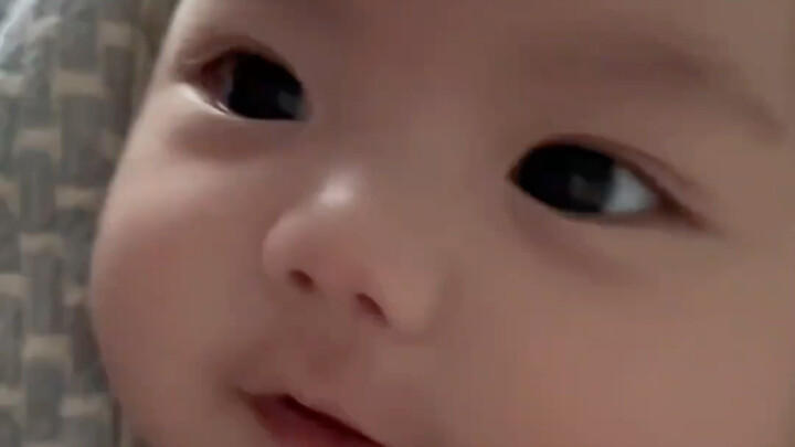 Chatting with human babies is so much fun—babbling away!