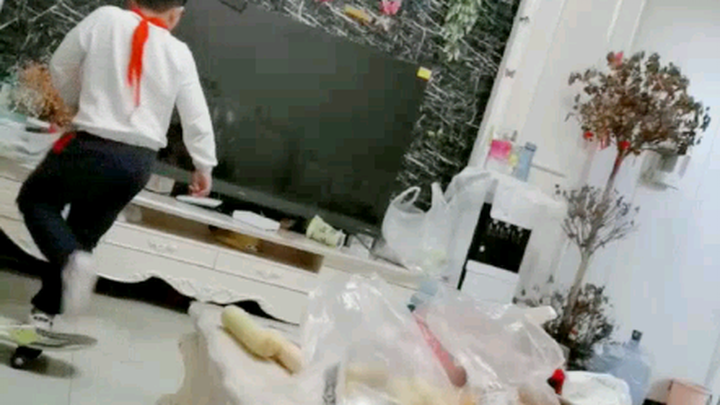 My son scored 50 points on the test! A father shows off his true power!