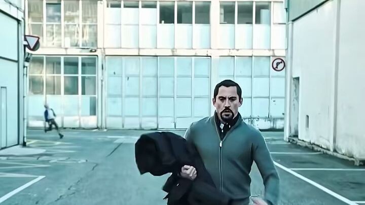 استخبى في دولاب عشان يهرب..لكنه لقى نفسه عايش مع عيلة ميعرفهاش!#short