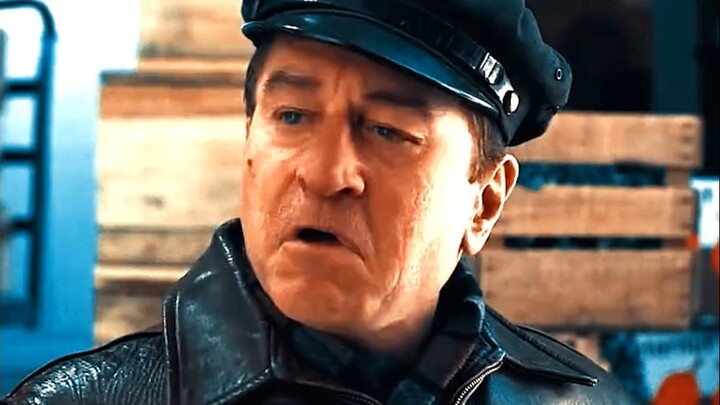 سنوات الفراق بين الأخت والأخ ملؤها الزمن القاسي، وعند اللقاء من جديد لا يخفِّي الفرحَ حزنُ تبدّل الأ