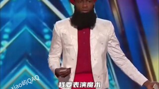 المحكمون يعاملونني كقرد، وأنا أعبث بالمحكّمين كأنهم قردة.