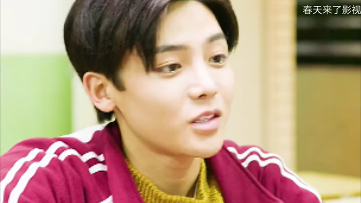 Are you jealous of this kind of childhood sweetheart?