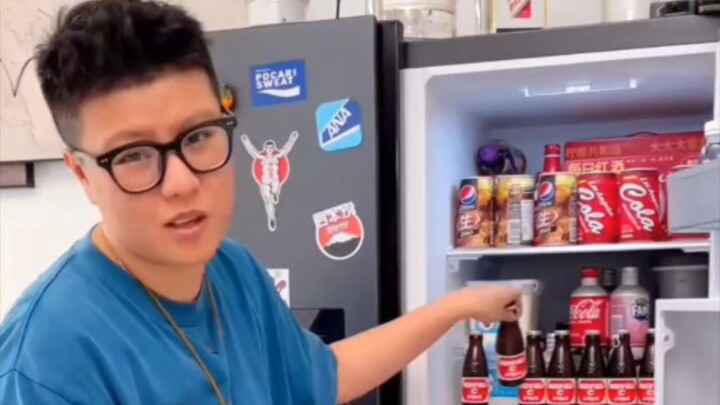 [BenZhou Media] Japan’s Raw Cola – BenZhou Bomb Water (with Subtitles)