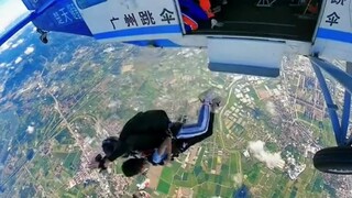 هذه القفزة تُعد بمثابة فهم حقيقي للحياة~ الاستكشاف لا يقتصر على الربيع والصيف