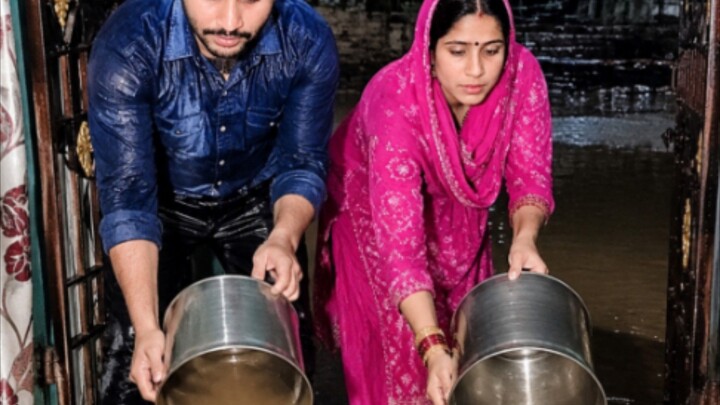 Title छोटा और जिज्ञासा वाला रखेंजैसे: “रात 3 बजे घर में घुस गया बारिश का पानी 😢🌧️”