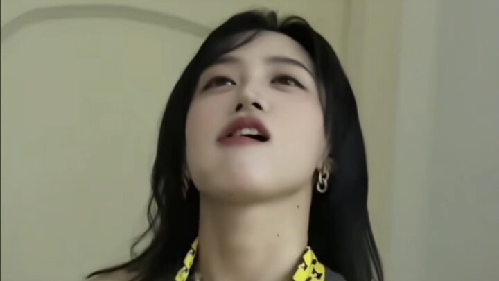 [Huang Tingting] Nobody knows if Tingting-san has been possessed.