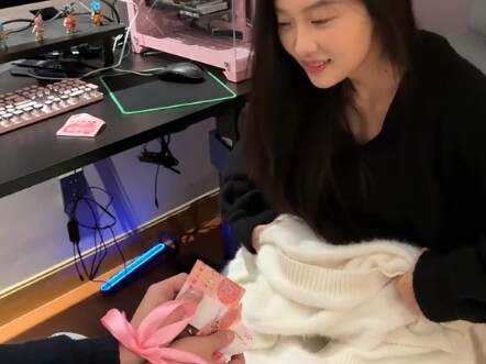 Stealing a chicken but losing the rice