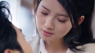 Tak ada yang berani ganggu CEO dingin itu,tapi ciumanku buat dia ketagihan