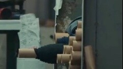 Dong En is such a hard-working person, he can succeed in anything.