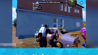 Khi đồng Đội dặn Chỉ cần quăng nade