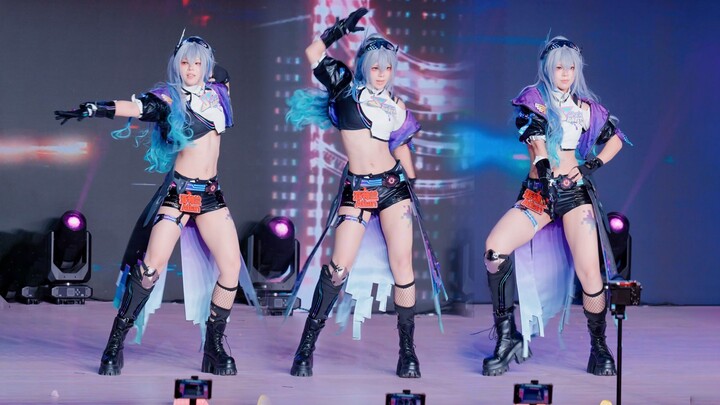 Second act incoming! When I cosplayed Silver Wolf and danced to “LEMONADE” at the comic con [Bilibil