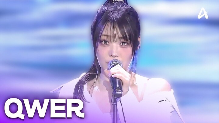 QWER - Blue Whale + Holding Back Tears | 2026 [D*AWARDS] The Awards