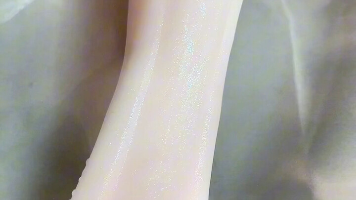 รองเท้าคริสตัล สีชมพูระยิบระยับ