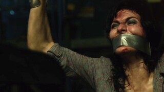杀人魔即将要杀掉女人时，竟发现她是自己的亲妹妹