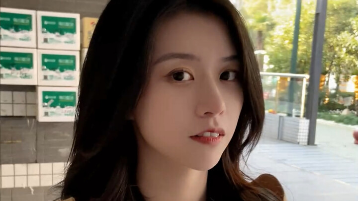 There’s this girl—she’s kinda cute, but she’s also a bit crazy～ #CoupleVlog #LoveHappening