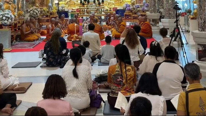 คณะสงฆ์ คณะศิษย์ วัดวีระโชติธรรมาราม จัดพิธีเจริญพระพุทธมนต์ น้อมถวายพระราชวชิรภาวนาโกศล