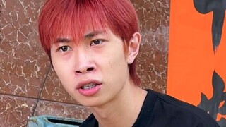 Momen memalukan saat memperbaiki ponsel
