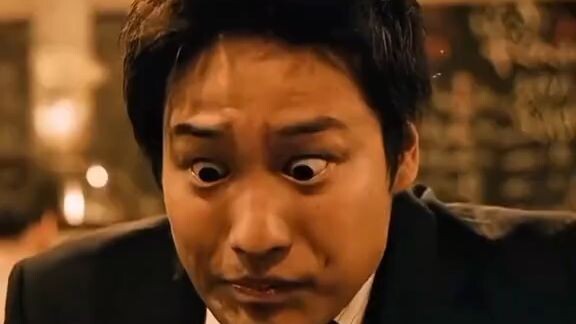 Pria ini makan saus terpedas