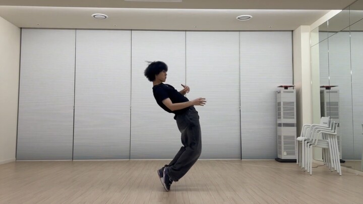 白翔太：出国前，free style dance！久违的！freestyle ，舍得发视频了