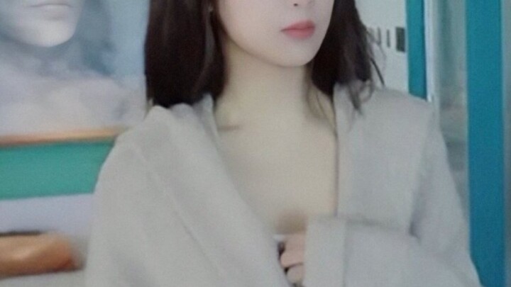 This is probably the delicate and sweet girl in the novel!!