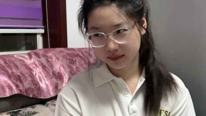 Ketika Kita Sengaja Pamer Kemesraan di Depan Adik Perempuan