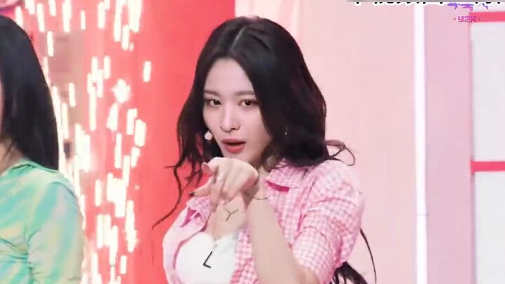 AI. Wang Churan x Yuna Shin Yu-na's "U Go Girl" face-to-face horizontal shot