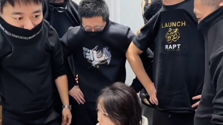 女主播：先被宝哥和大字辈威胁，再去挟持小少爷！！