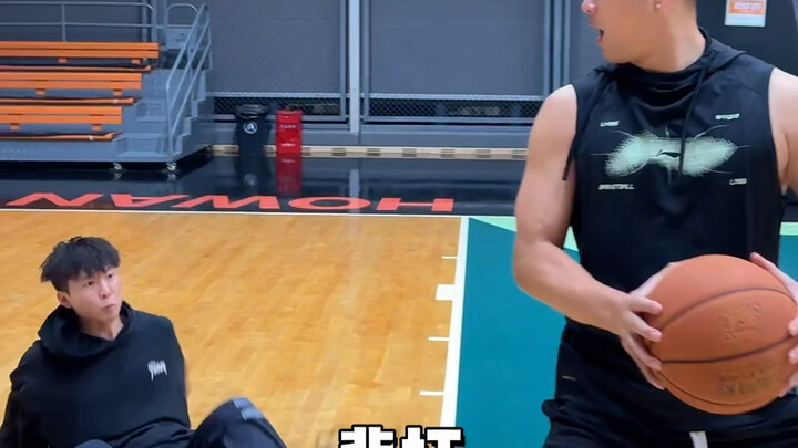 Anh Đạc bảo cả đời chơi bóng chưa từng thấy ai đánh bóng kiểu này 😂