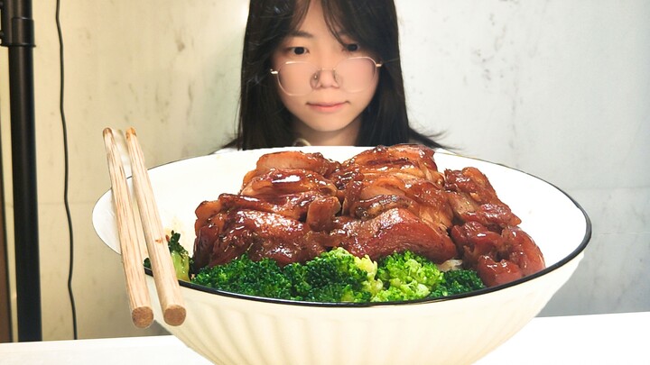 Let's have a delicious chicken leg rice!