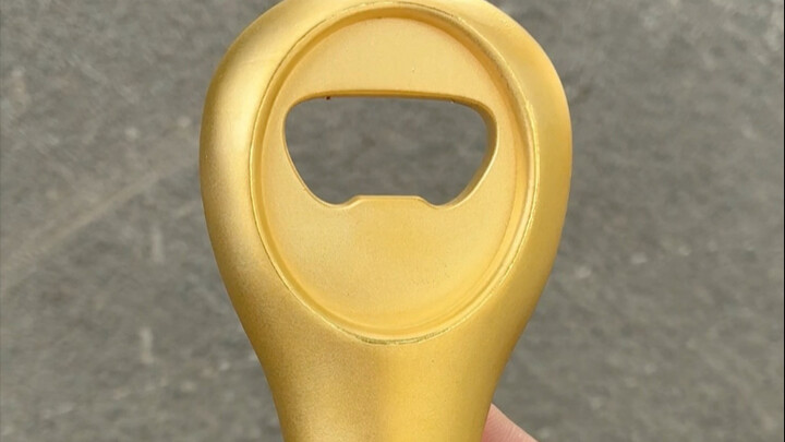 Even a newbie dares to compete with me in drinking!