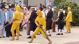Jadi kebahagiaan orang dewasa itu sederhana sekali, sampai-sampai aku tertawa terbahak-bahak, hahaha