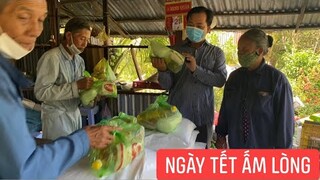 Tôi Người Miền Tây.! Trao 200 phần Tết cho cô chú khó khăn trong đội từ thiện làm thuốc nam