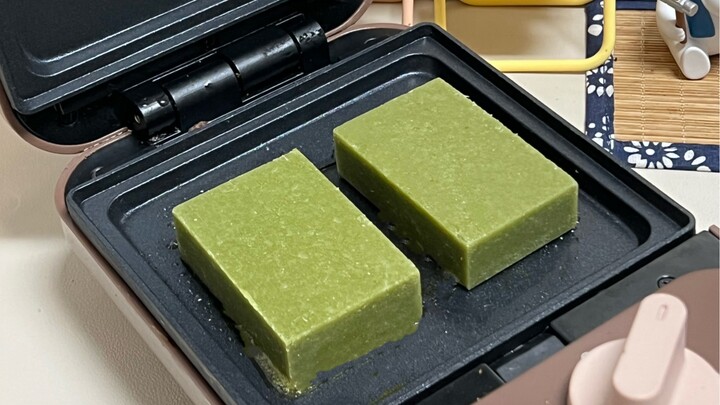 Breakfast Maker: How to Enjoy Leftover Chocolate Like This!