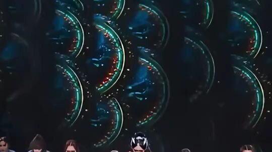 Cheng Xiao's performance last night  《琉璃》/ Coloured Glass as a daughter of Dragon King in Huacai Her