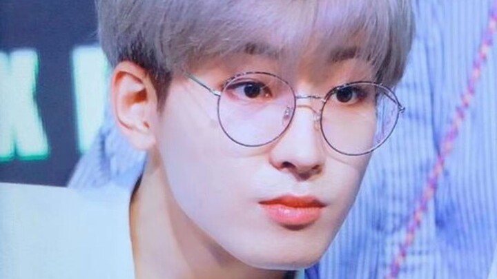 “ببساطة لا أطيق رؤية الآخرين يحظون بالشهرة”، “ما الجميل في الوجه البارد عديم التعبير؟”، “ترقص كآلة ج