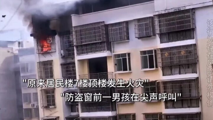 “Tak ada pahlawan yang turun dari langit; yang ada hanyalah orang biasa yang berani maju.”