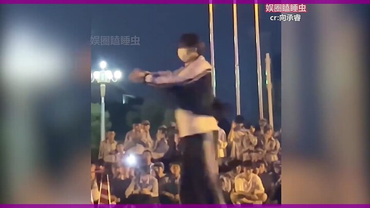 原来娘和优雅是两个概念：优雅和美丽无关性别，男生也能跳芭蕾