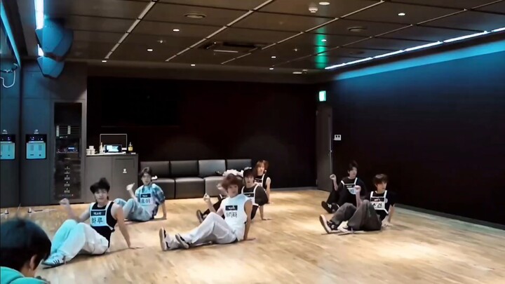 【เคป็อป】«ชาเลนจ์หาหัวหน้าท่าเต้น 1⃣️» คุณหาเจอไหม?