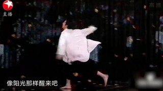 王一博 像阳光那样 白衣少年赤脚舞蹈 高清