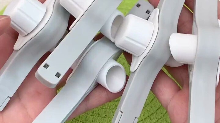 The seasoning-sealing clip from “Other than RMB, it’s the most useful thing in the house”