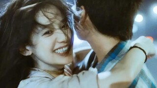 "ฉันอยากจะกอดคุณเหลือเกิน แต่น่าเสียดายที่เวลาไม่อาจแสดงความรู้สึกของฉันออกมาได้"