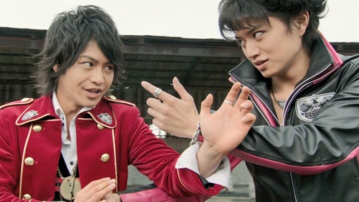 Captain defeated Shiki Decade and lost. Captain vs Decade