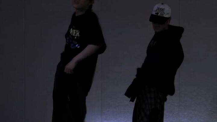 Phần cover vũ đạo bài "See Sumn" của Tô Tân Hạo