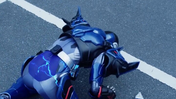 [Yingjiao Room] The official metallic color of the real thing has become the model color? Bandai SHF