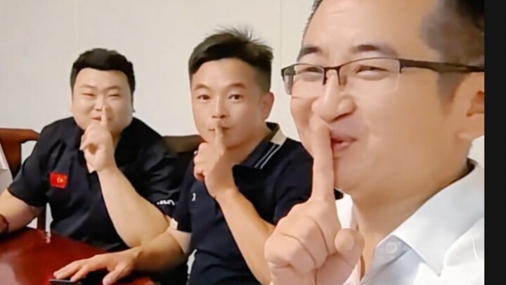 Teacher Huang’s character is beyond reproach; he’s just a bit tight-lipped 👍🏻