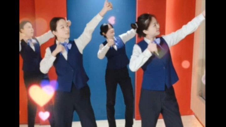 [Dance Time] Palm to palm, let’s sync our heartbeats together ❤️⚡️❤️