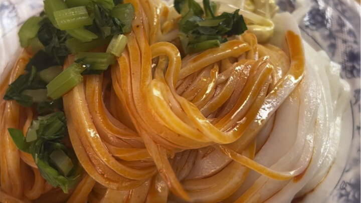 This is what authentic Xi’an liangpi really looks like! Even if you’re in Xi’an, you might not be ea